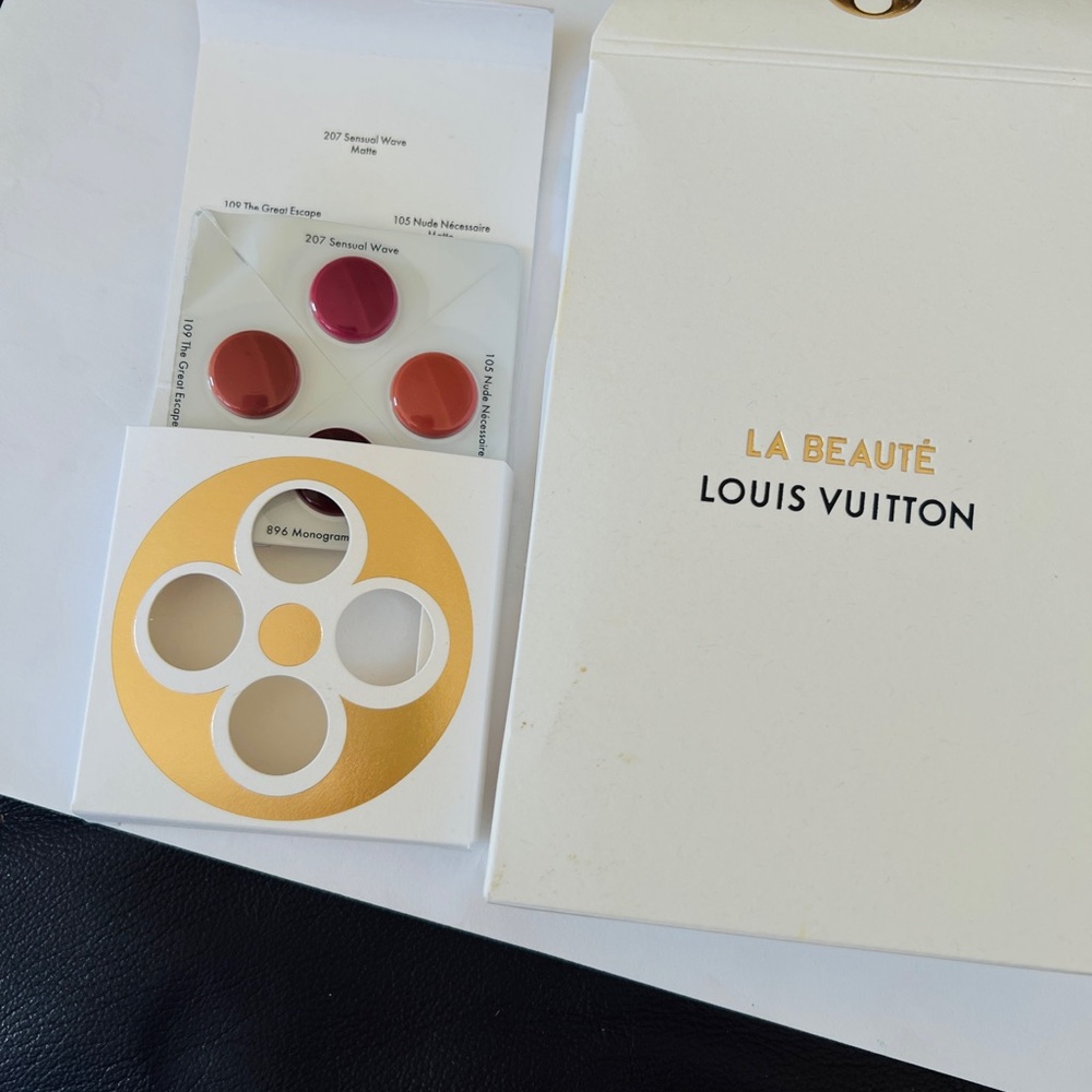New Louis Vuitton Lipstick Set - Picture 4 of 4